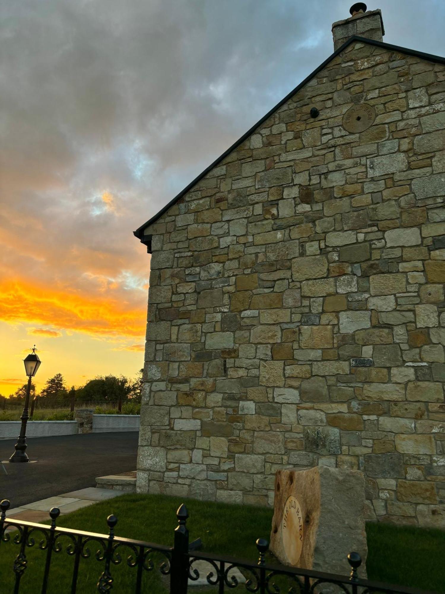 The Old Barn Fivemiletown Exterior foto